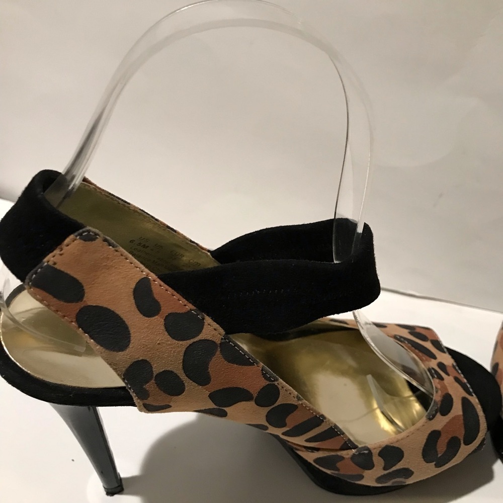 Carlos by Carlos Santana Peep Toe Slingback Heels Suede Leopard Print Size 6 1/2 - Picture 6 of 16